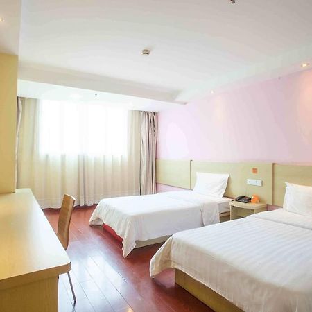7 Days Inn Chengdu Sichuan University South Railway Station Room photo